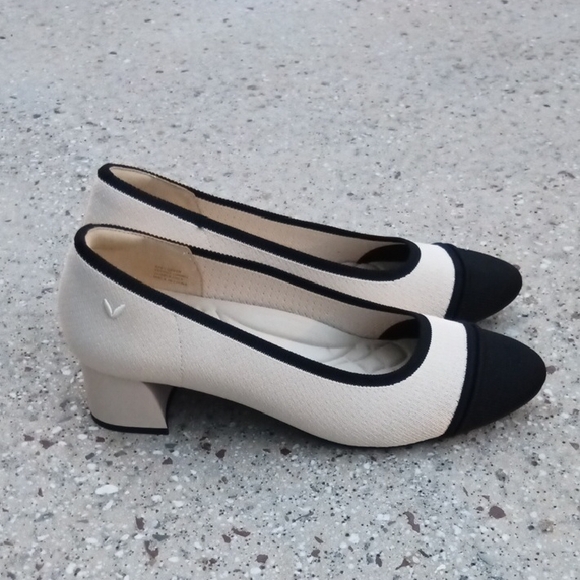 Vivaia Shoes - NEW Vivaia Julie Pro Women's Knit Block Heel Almond Toe Shoes Size 9.5